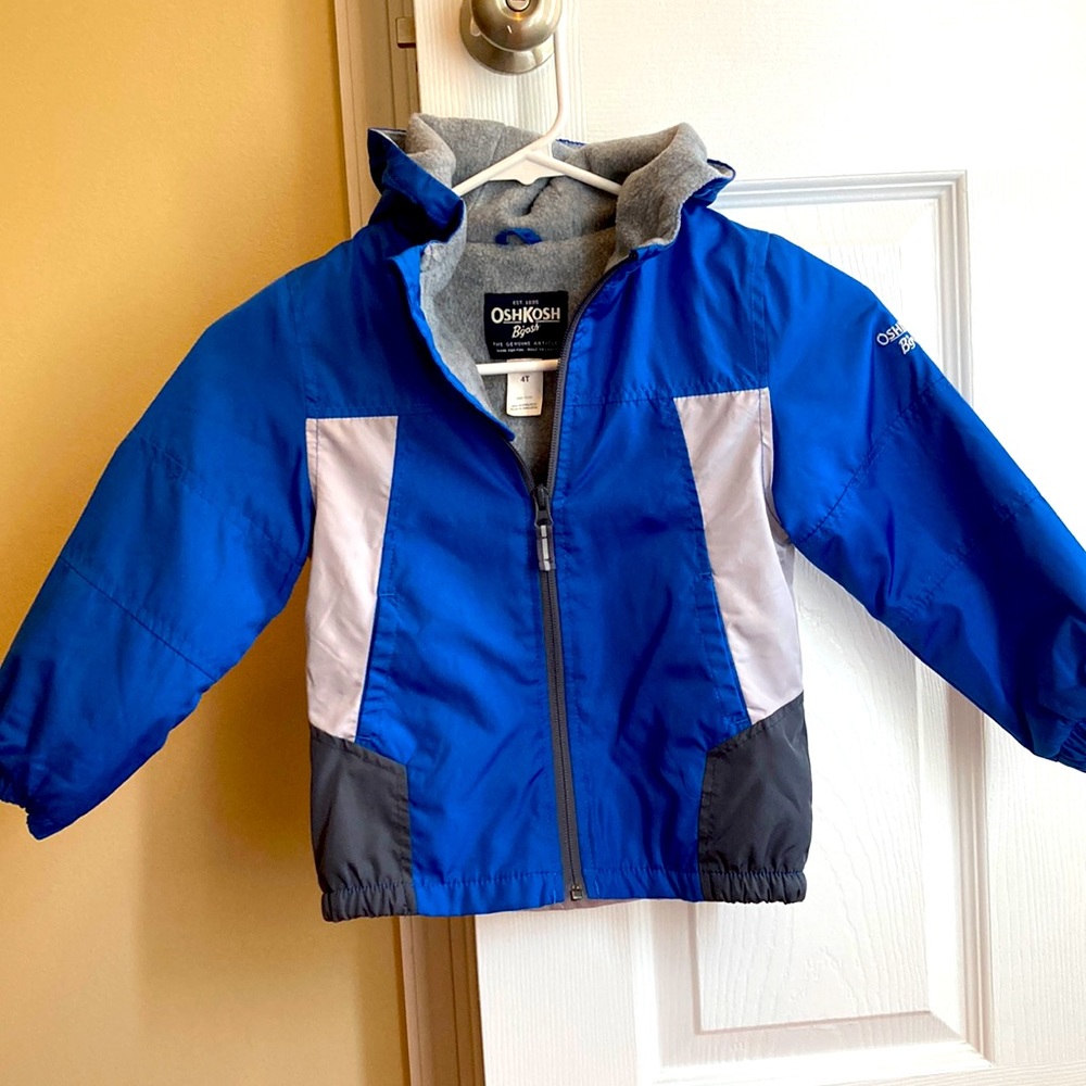 Gently worn 4T OshKosh hoodie front zipper jacket. Flannel lined inside